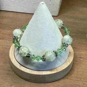 Green Crystal and Glass Beaded Bracelet Vintage